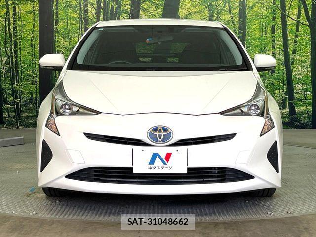 Toyota PRIUS 2018-01 7359359-12