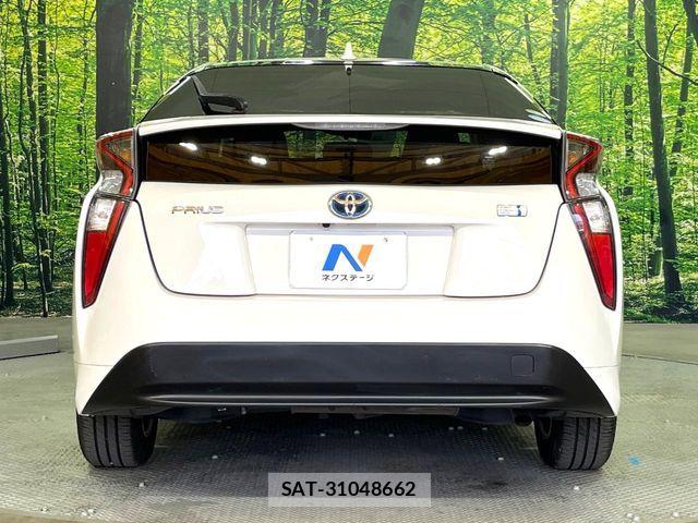 Toyota PRIUS 2018-01 7359359-13