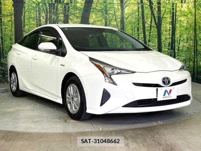 Toyota PRIUS 2018-01 7359359-14