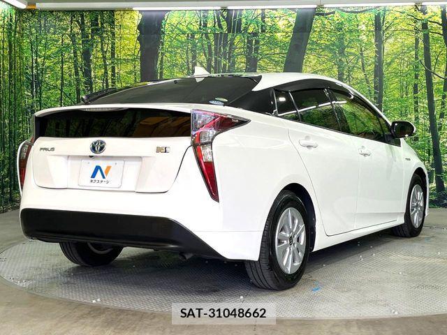 Toyota PRIUS 2018-01 7359359-15