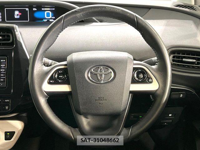 Toyota PRIUS 2018-01 7359359-8