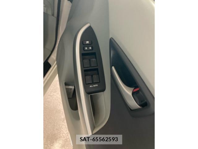 Toyota PRIUS 2011-01 7359392-10