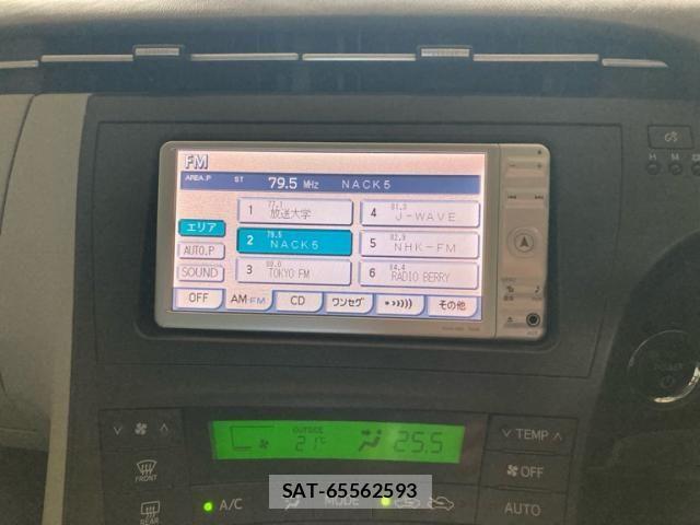 Toyota PRIUS 2011-01 7359392-16