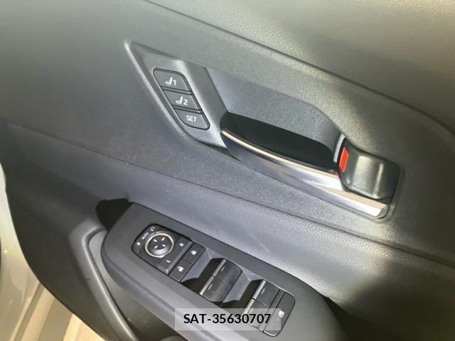 Toyota PRIUS 2023-10 7359331-17