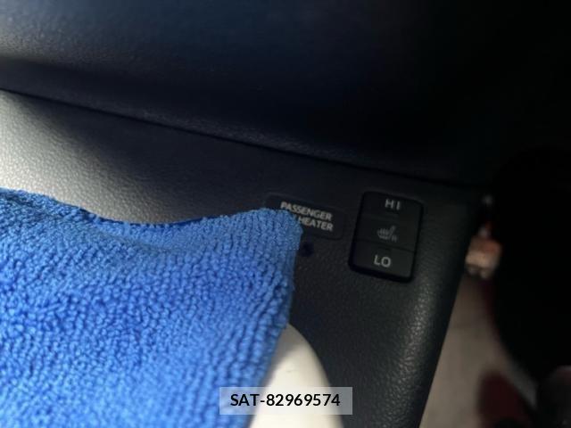 Toyota PRIUS 2016-09 7359367-15