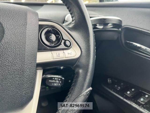 Toyota PRIUS 2016-09 7359367-17