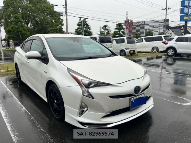 Toyota PRIUS 2016-09 7359367-1