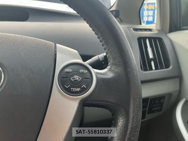 Toyota PRIUS 2011-10 7359398-18