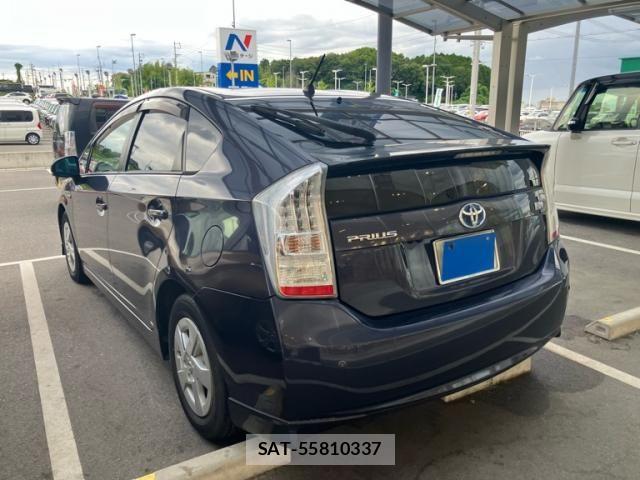 Toyota PRIUS 2011-10 7359398-1