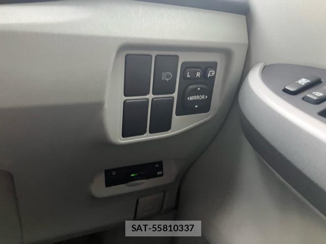Toyota PRIUS 2011-10 7359398-19