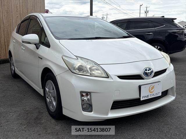 Toyota PRIUS 2011-10 7359390-14