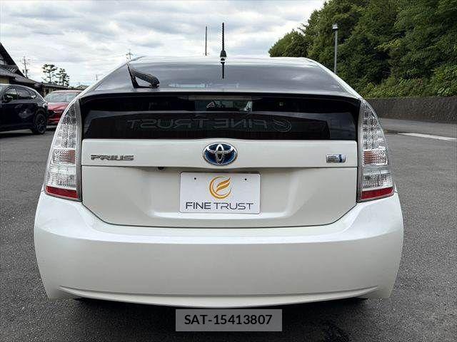 Toyota PRIUS 2011-10 7359390-17
