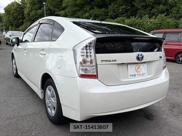 Toyota PRIUS 2011-10 7359390-18