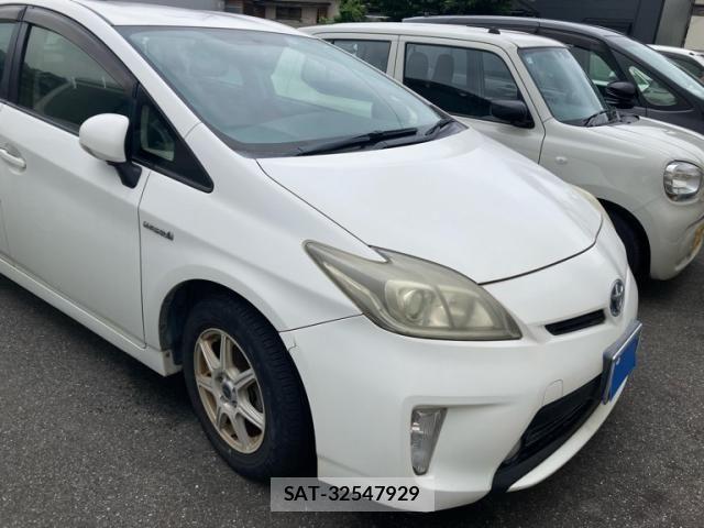 Toyota PRIUS 2013-08 7359395-0