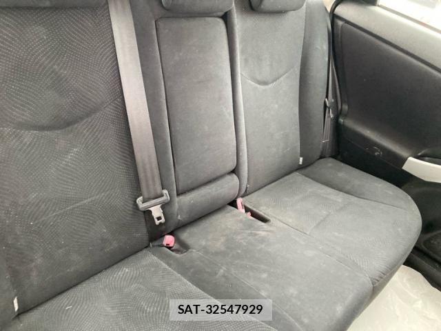 Toyota PRIUS 2013-08 7359395-12