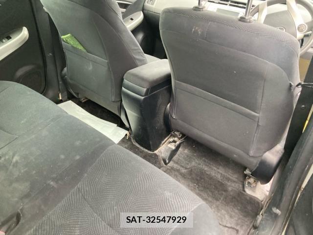 Toyota PRIUS 2013-08 7359395-14