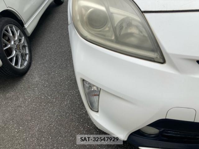Toyota PRIUS 2013-08 7359395-5