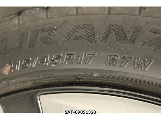 Toyota PRIUS 2019-11 7359342-26