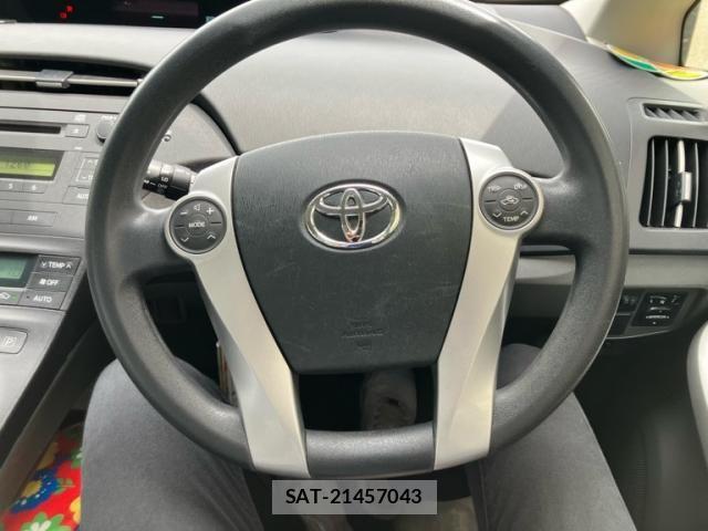 Toyota PRIUS 2011-06 7359400-16