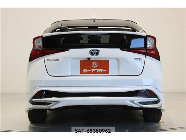 Toyota PRIUS 2019-10 7359361-11