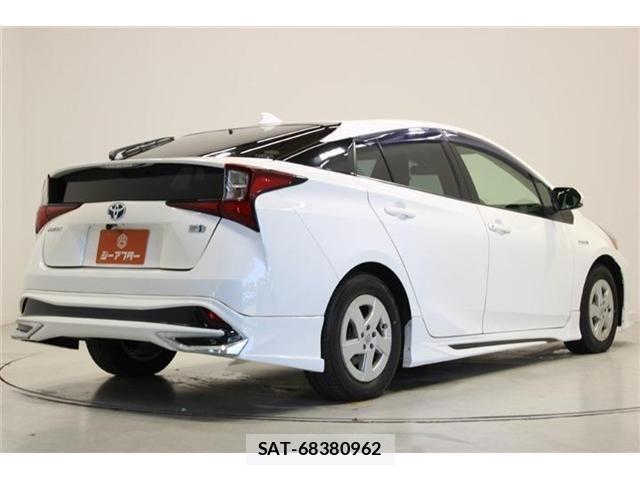 Toyota PRIUS 2019-10 7359361-12