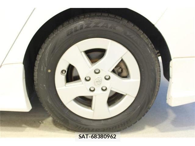 Toyota PRIUS 2019-10 7359361-24