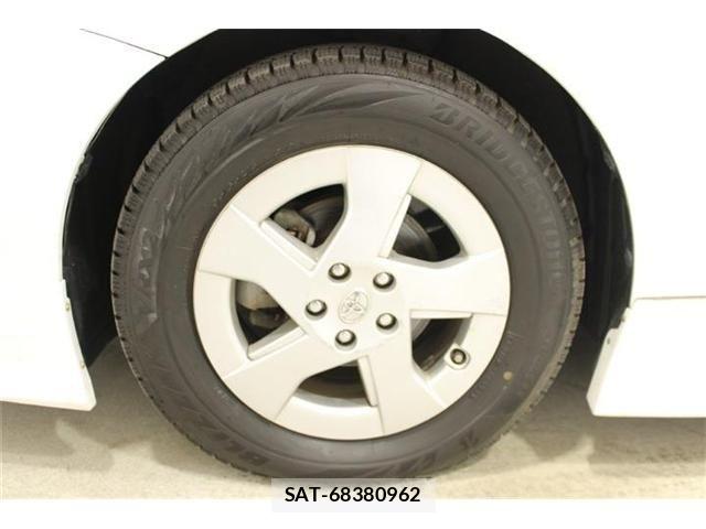 Toyota PRIUS 2019-10 7359361-25