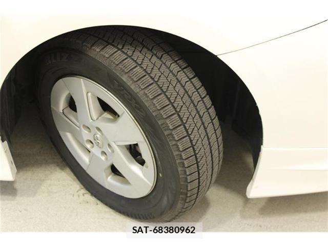 Toyota PRIUS 2019-10 7359361-28