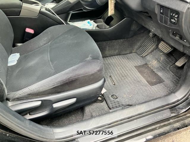 Toyota PRIUS 2012-07 7359401-13
