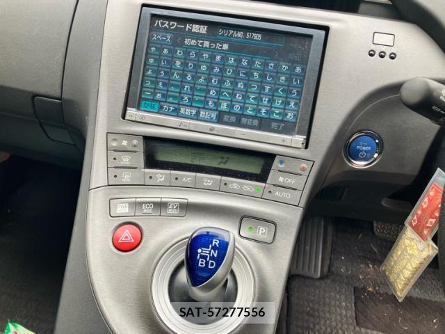 Toyota PRIUS 2012-07 7359401-16