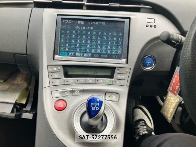 Toyota PRIUS 2012-07 7359401-23