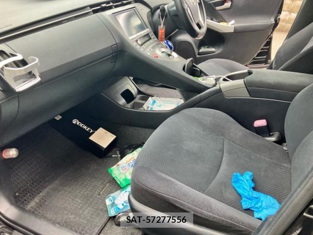 Toyota PRIUS 2012-07 7359401-7