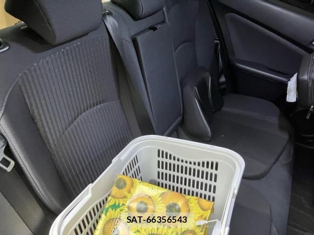 Toyota PRIUS 2016-02 7359377-10