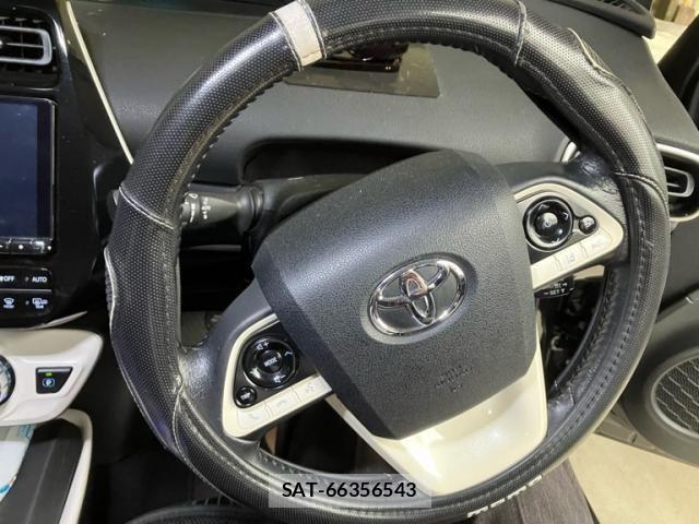 Toyota PRIUS 2016-02 7359377-12