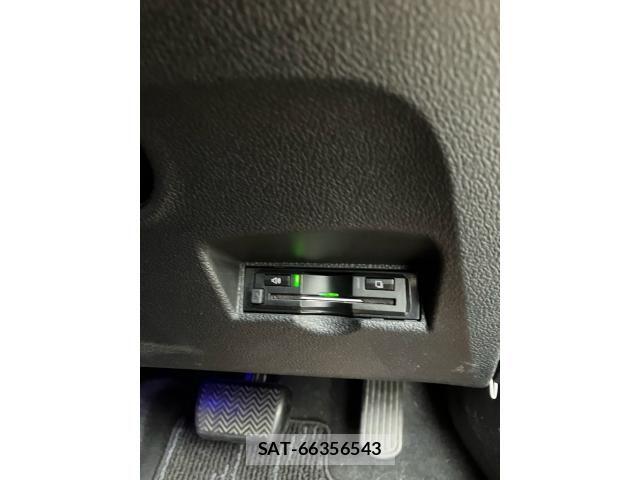 Toyota PRIUS 2016-02 7359377-18