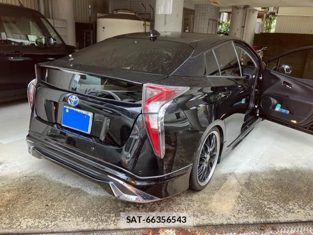 Toyota PRIUS 2016-02 7359377-2