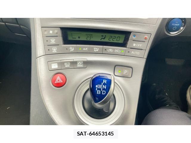 Toyota PRIUS 2014-07 7359402-15