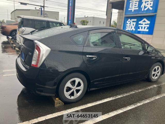 Toyota PRIUS 2014-07 7359402-1