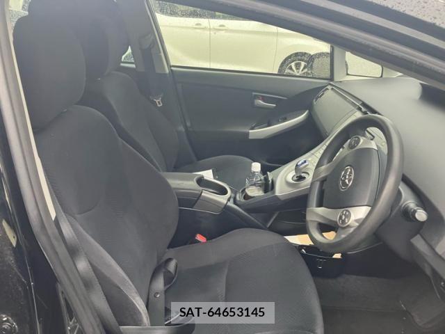Toyota PRIUS 2014-07 7359402-20