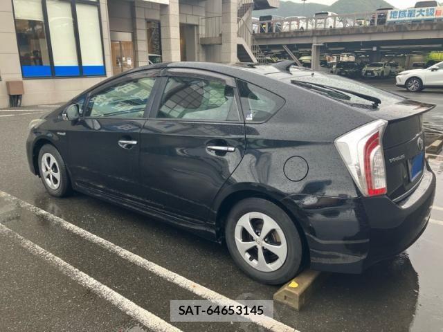 Toyota PRIUS 2014-07 7359402-3
