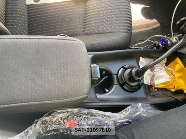 Toyota PRIUS 2016-03 7359376-26