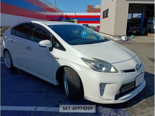 Toyota PRIUS 2012-03 7359381-2