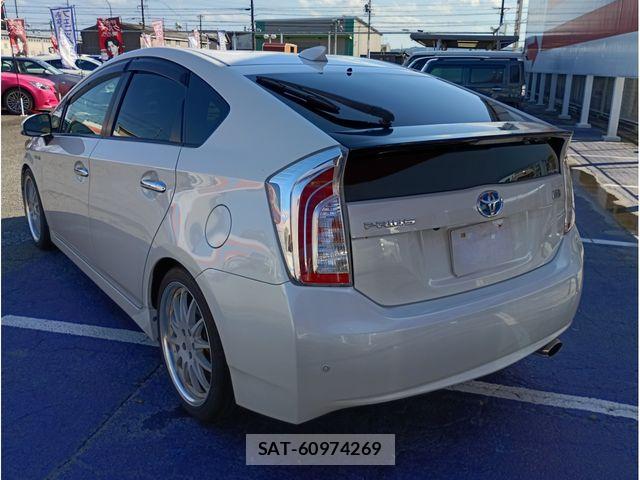 Toyota PRIUS 2012-03 7359381-4