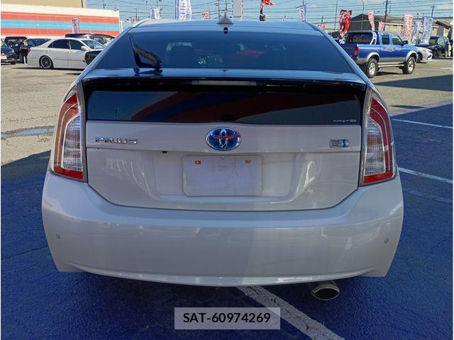 Toyota PRIUS 2012-03 7359381-5