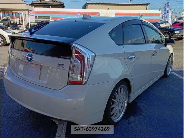 Toyota PRIUS 2012-03 7359381-6