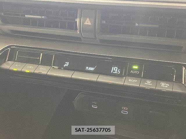 Toyota PRIUS 2023-04 7359330-10