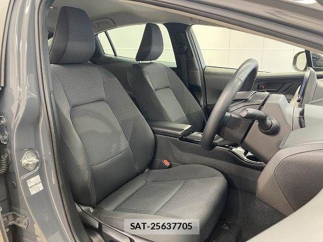 Toyota PRIUS 2023-04 7359330-4