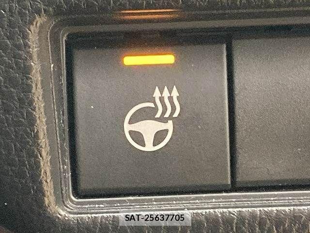 Toyota PRIUS 2023-04 7359330-6