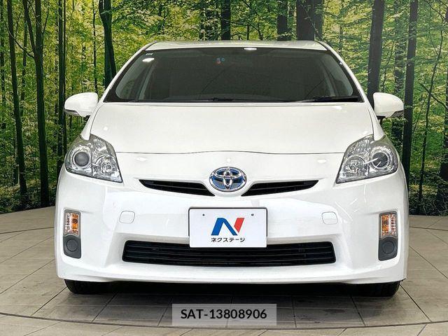 Toyota PRIUS 2011-12 7359379-13