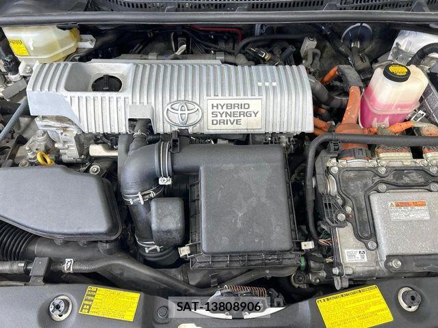 Toyota PRIUS 2011-12 7359379-17
